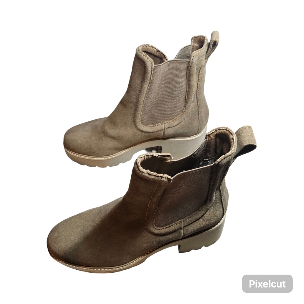 NWOT Size 7.5 Dolce Vita Hawk H2O Mushroom Suede Booties - Picture 4 of 9